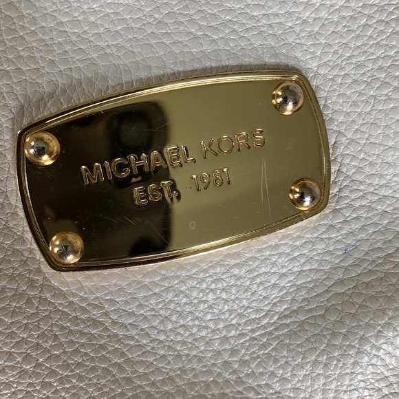 MK Large Cream Pebble Leather Shoulder Bag - Picture 10 of 10